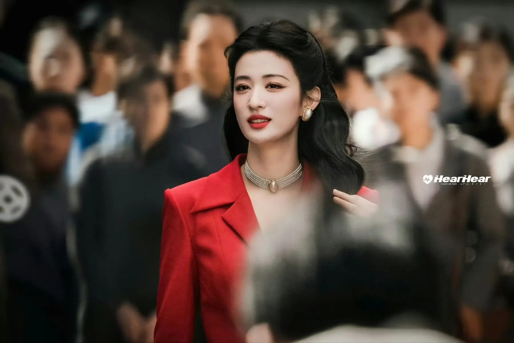Lisa 的圈层困境：主动付出难破壁垒，讨好式融入终成消遣