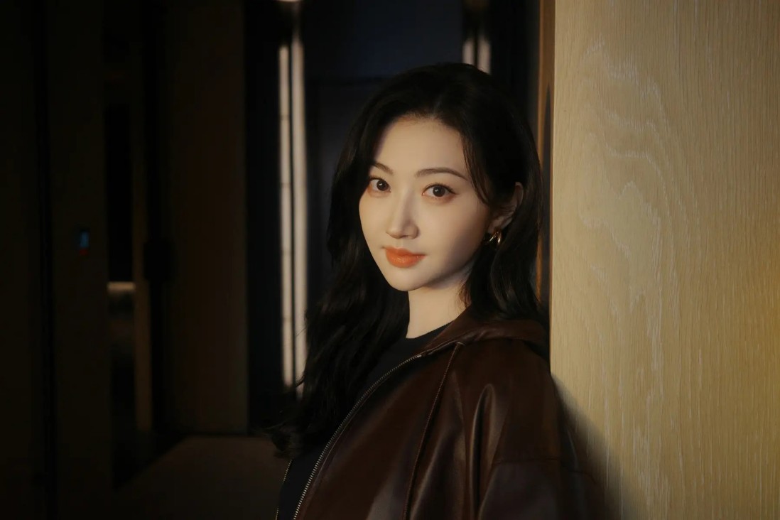 片酬倍增、代言不断，2025短剧演员能年入千万？丨年终策划