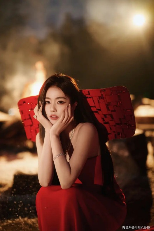 重庆女孩靠“杀猪宴”涨粉200万：一场烟火气里的流量狂欢与乡土温情